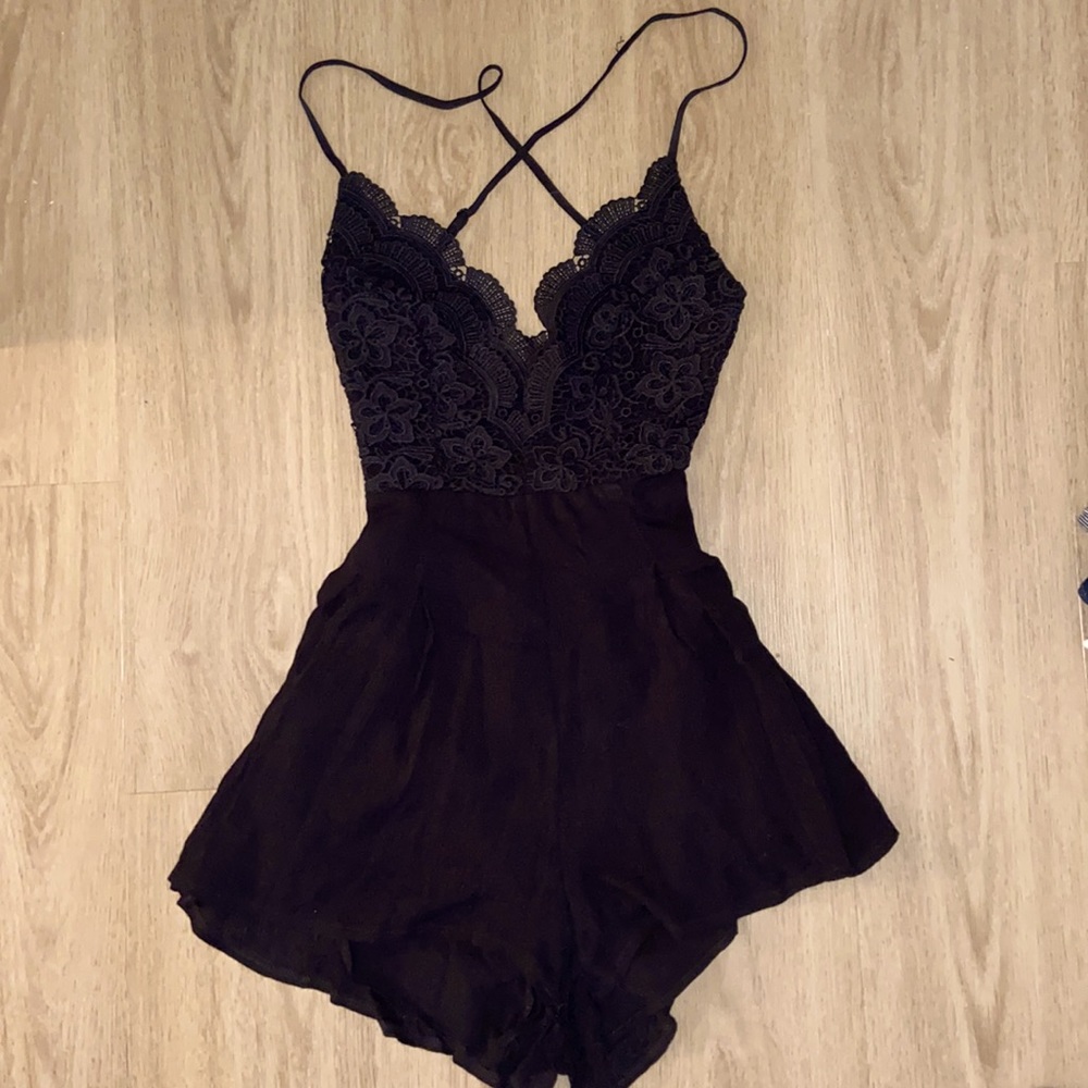 Lulus black size small lace strappy open back romper